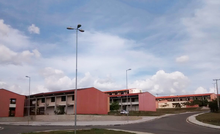 Concursos da Universidade Federal de Pernambuco oferecem vagas para professores