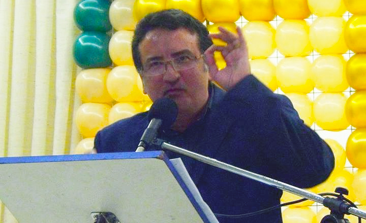 Pastor recebe título de cidadão caruaruense na Câmara Municipal