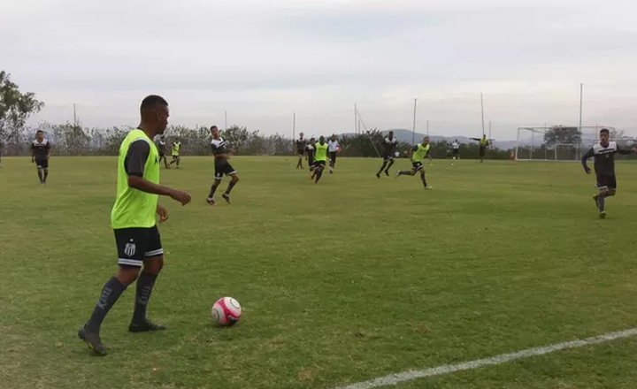 Central marca jogo-treino contra o Íbis