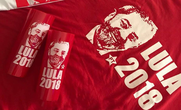 Ato em defesa de Lula é realizado em Caruaru