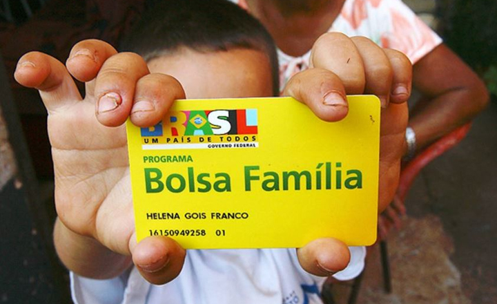 Beneficiários do Bolsa Família em Caruaru devem atualizar dados nesta semana