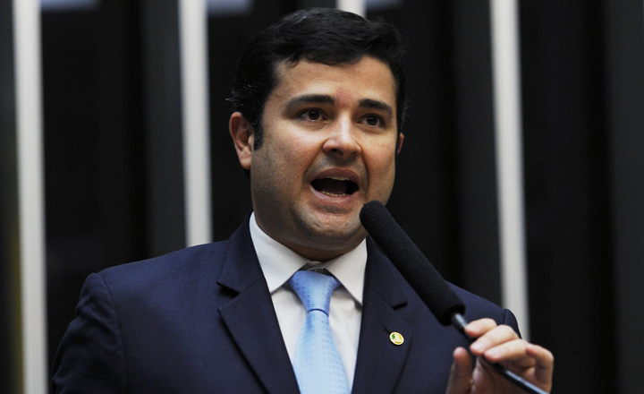 Deputado pede ressarcimento de população prejudicada pelo blecaute no Nordeste