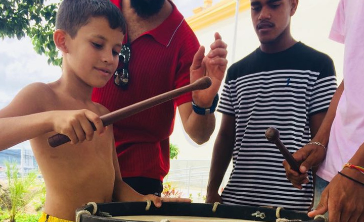 Jovens do Monte Bom Jesus participam de oficina de percussão