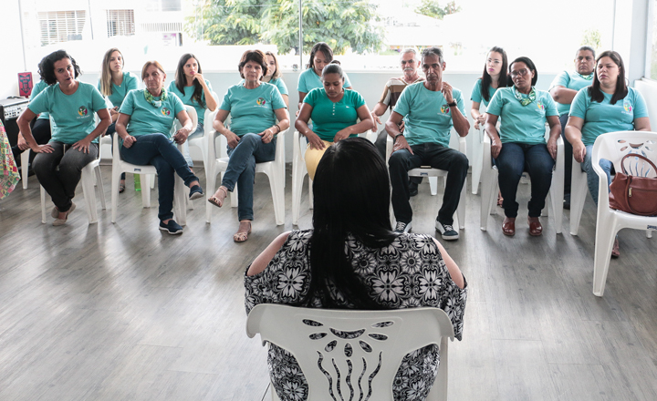 Servidores de Caruaru passam por capacitação para atuar com deficientes visuais