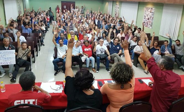 Bancários de Pernambuco realizam assembleia para debater reajuste