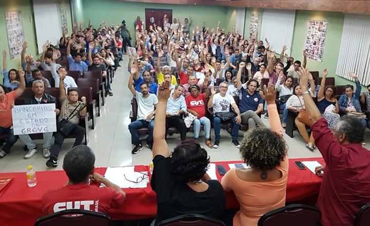 Bancários de Pernambuco entram em estado de greve