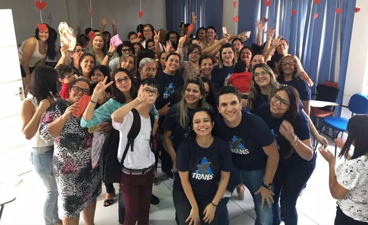 Projeto Transformar realiza baile de debutantes para adolescentes de Caruaru