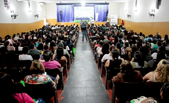 Merendeiras participam de capacitação em Caruaru