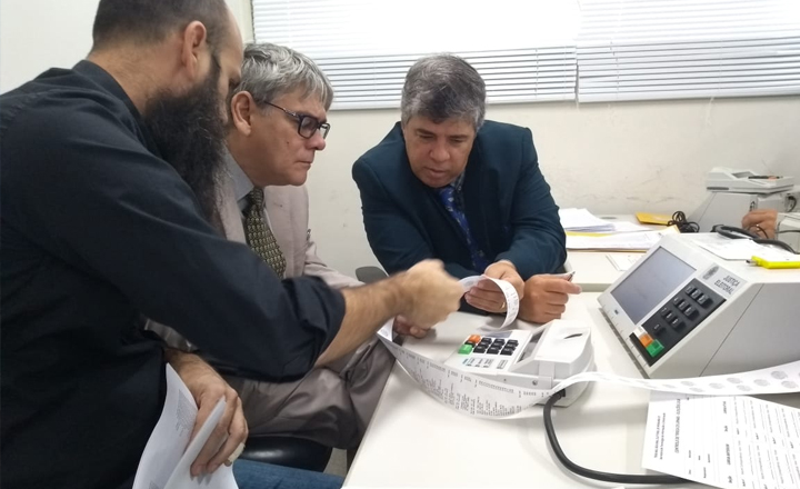 Urnas eletrônicas de Caruaru são vistoriadas