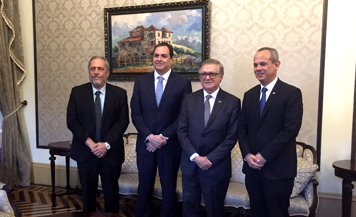 Governador de Pernambuco se reúne com ministros