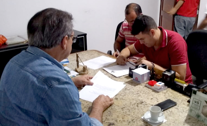 Novo vereador é empossado na Câmara Municipal de Caruaru