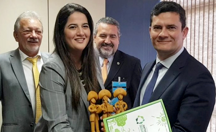 Secretária de Caruaru participa de audiência com ministro da Justiça