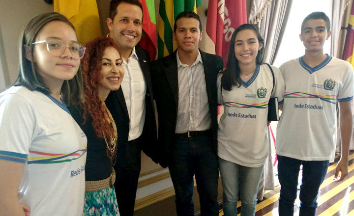 Atletas de Caruaru são contemplados pelo programa “Ganhe o Mundo Esportivo”