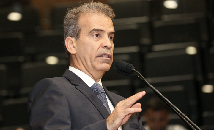 Deputado sugere suspensão de leilão de aeroporto de Pernambuco