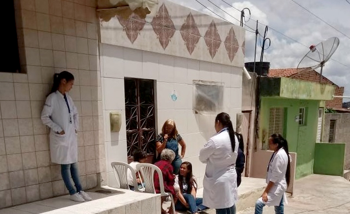 Polícia prende mulher acusada de maus tratos contra filha e avó em Caruaru