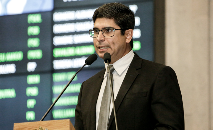 Deputado cobra promoção de soldados de Pernambuco