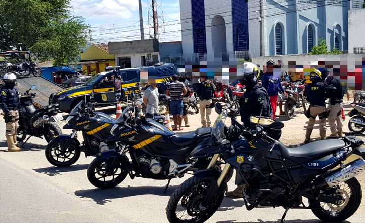 Operação recolhe mais de 50 veículos irregulares em Pernambuco