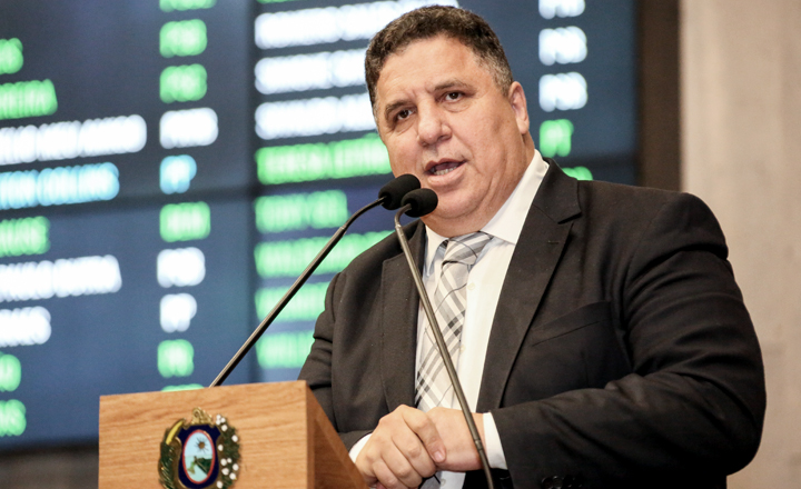 Deputado defende instalação de detectores de metal em escolas de Pernambuco