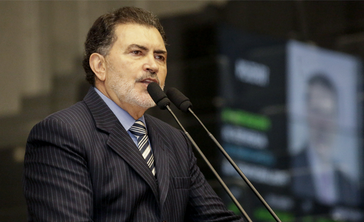 Deputado solicita credenciamento de novas clínicas de nefrologia em Caruaru