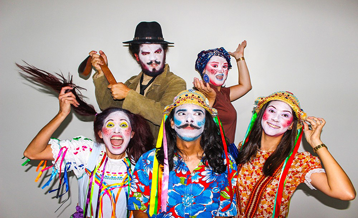 Cia Bacurau estreia espetáculo em teatro de Caruaru