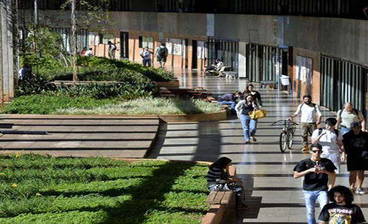 Juíza federal da Bahia suspende corte nas verbas da Universidades