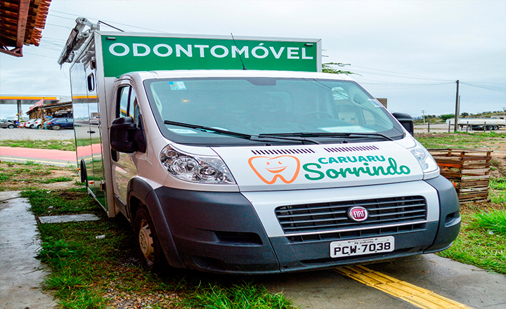 Moradores do Residencial Xique-Xique recebem os serviços do Odontomóvel