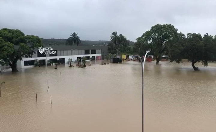 12 pessoas morrem devido as fortes chuvas na região metropolitana do Recife