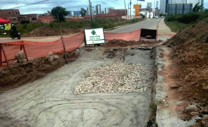 Avenida Brasil recebe reparos em Caruaru