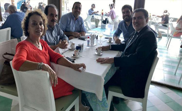 Almoço entre Tony Gel e a família Gomes pode render alianças em Caruaru