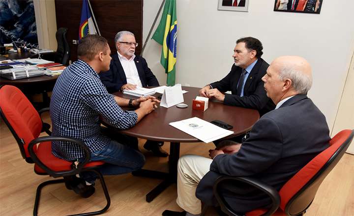 Tony Gel pede agilidade nos serviços da Secretaria de Agricultura em Caruaru