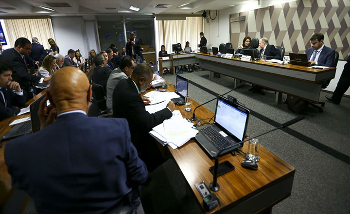 Comissão do Senado aprova relatório da reforma da Previdência