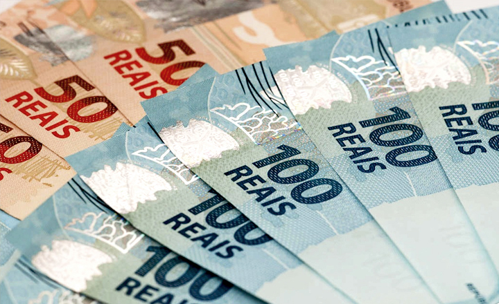 Brasileiros pagaram R$ 228 bilhões em impostos só no último mês