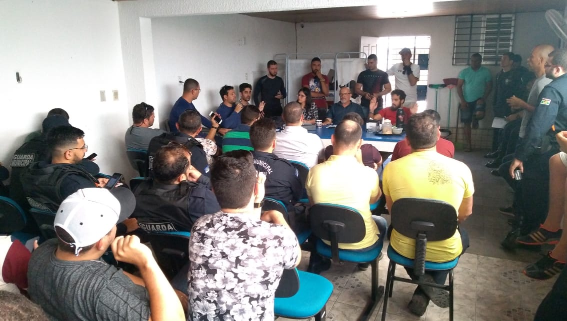 Agentes de trânsito e guardas municipais decretam estado de greve em Caruaru