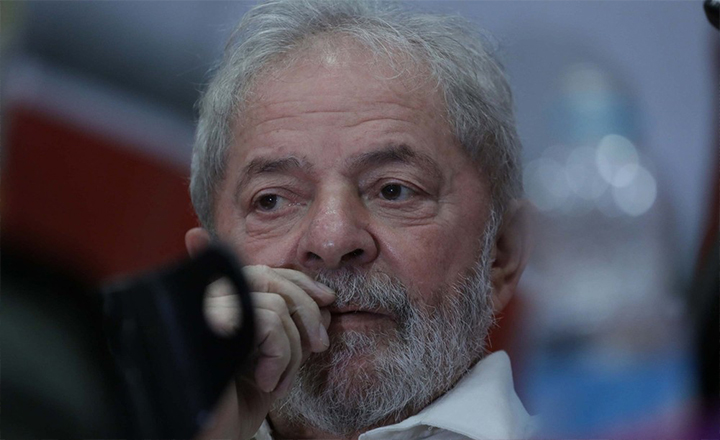 Juiz determina saída de Lula da prisão