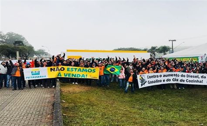 Petroleiros aderem greve em Pernambuco