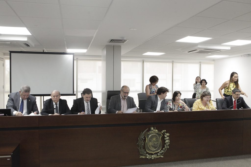 Comissão da Alepe aprova projetos para adesão ao Plano de Equilíbrio Fiscal