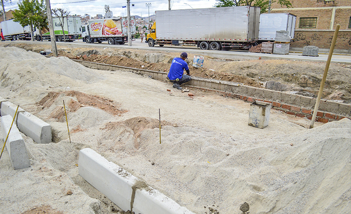 Via Parque: trabalhadores ameaçam paralisar atividades no trecho da Vila Kennedy