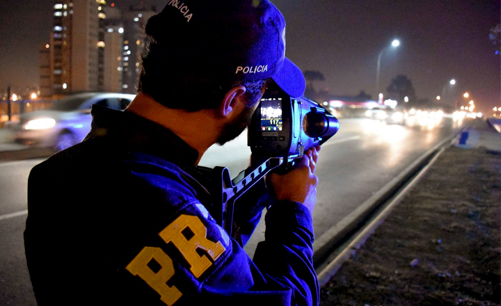 Justiça determina que PRF volte a usar radares móveis em rodovias