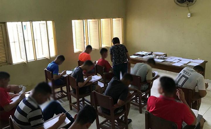 Em Pernambuco, 130 reeducandos da Funase fazem provas do Enem