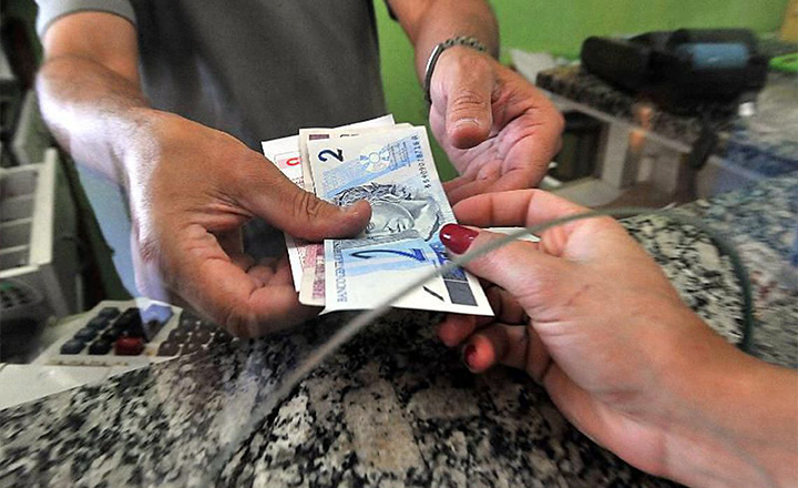 Percentual de famílias com dívidas sobe para 65,1% em novembro