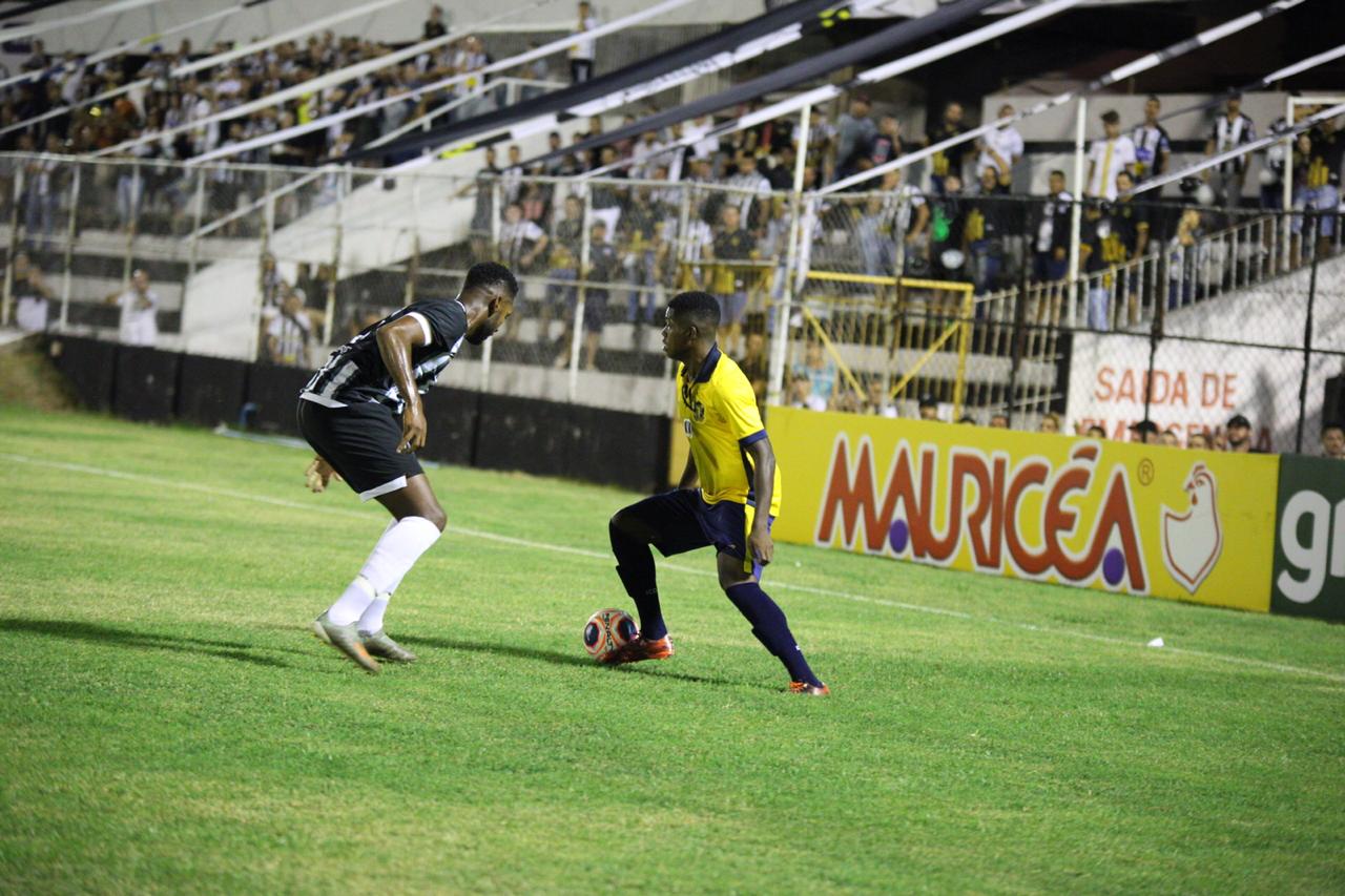 Central perde para o Retrô na estreia do estadual