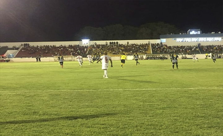 Jogando fora de casa, Central empata com o Petrolina pelo Campeonato Pernambucano