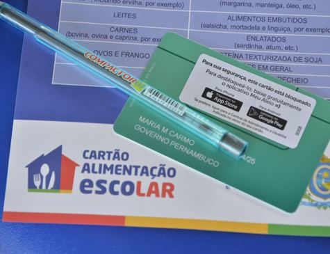 Alunos da rede estadual de Caruaru começam a receber cartão alimentação nesta quinta (23)