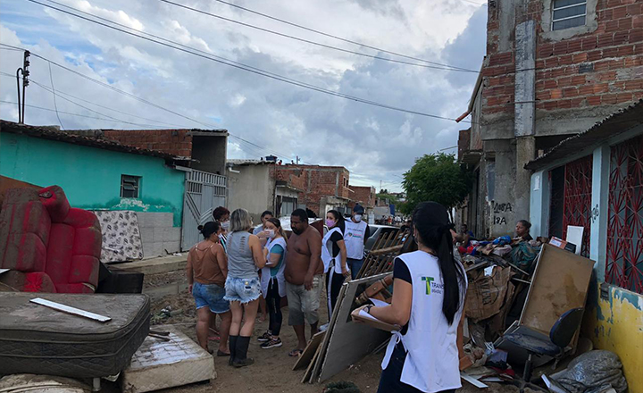 Rede de Solidariedade arrecada cestas básicas e roupas para famílias atingidas por chuvas em Caruaru