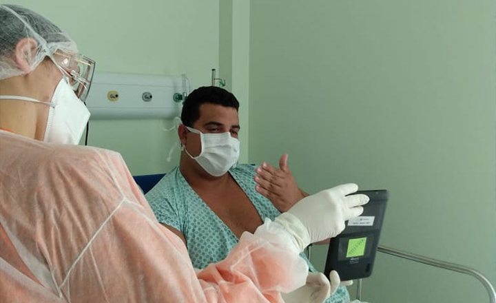Projeto leva visitas virtuais a pacientes internados no HMV, em Caruaru