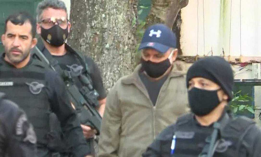 Fabrício Queiroz, ex-assessor de Flávio Bolsonaro, é preso
