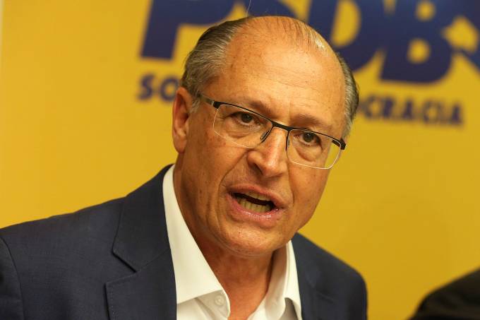 Alckmin é denunciado por falsidade ideológica eleitoral, corrupção passiva e lavagem de dinheiro