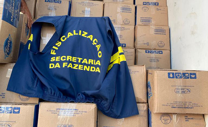 Sefaz-PE apreende carga de queijo mussarela avaliada em quase meio milhão de reais