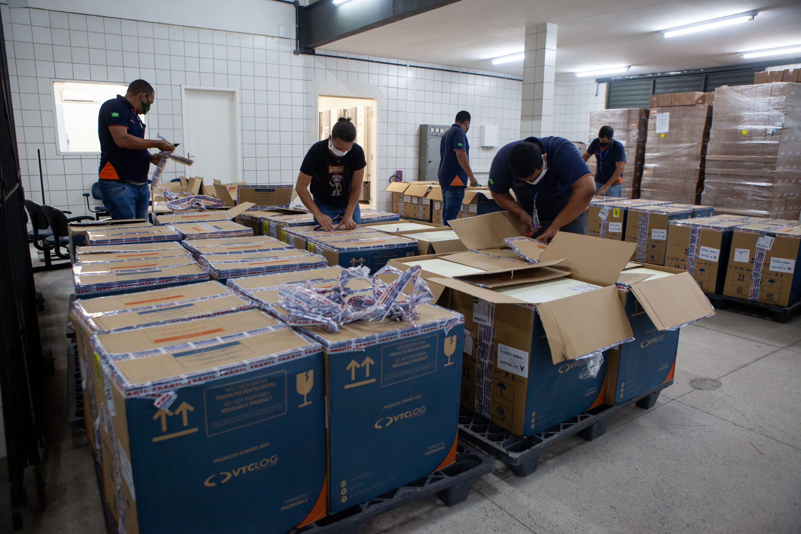 Pernambuco recebe maior remessa de vacinas da Pfizer