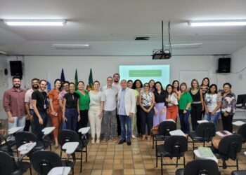 Encontro aconteceu ontem (18), na sede da Secretaria Municipal de Saúde. (Imagem: Divulgação)